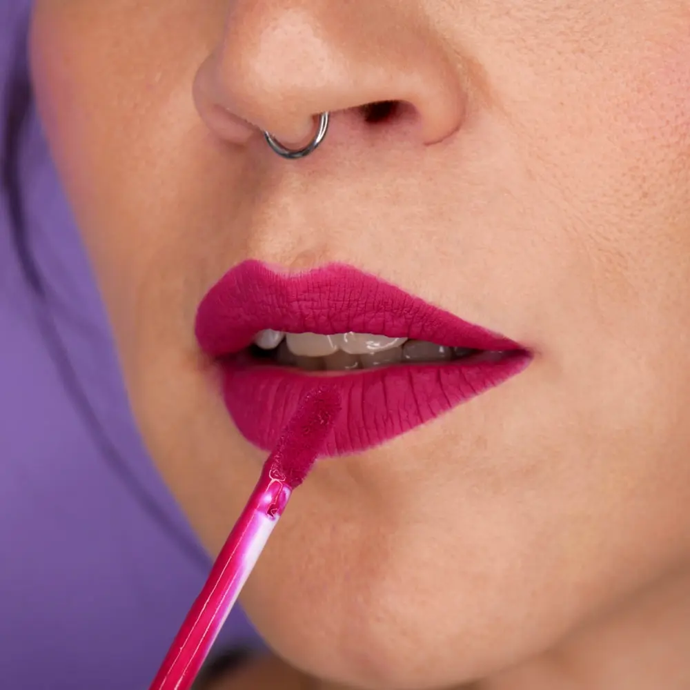 Camaleon Matte Liquid Lipstick Wine Purple LM03 41337 - Image 3